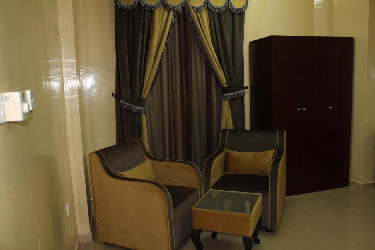 Al Aman Hotel Apartment Эль-Бурайми Экстерьер фото