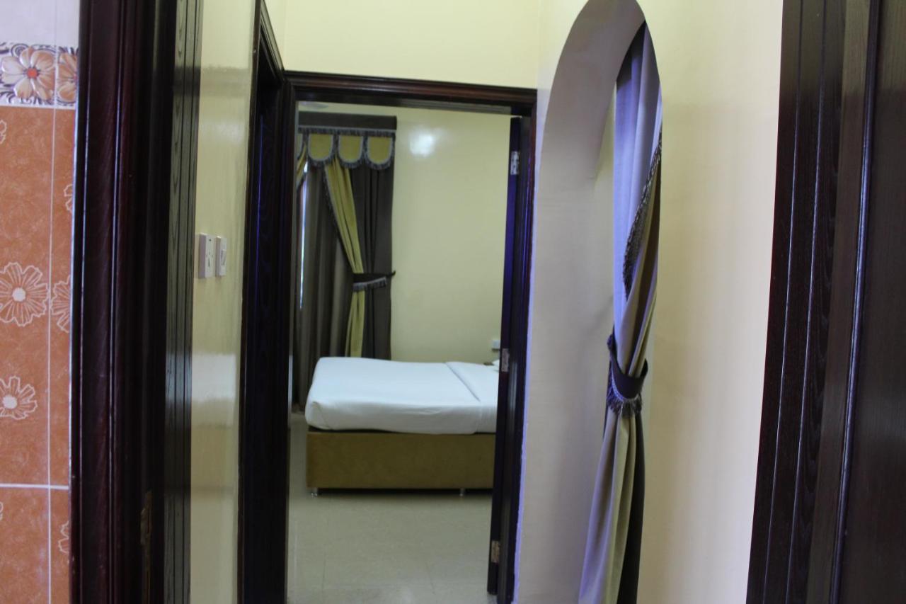 Al Aman Hotel Apartment Эль-Бурайми Экстерьер фото