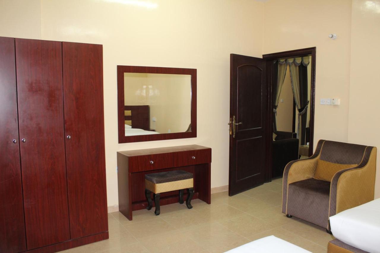 Al Aman Hotel Apartment Эль-Бурайми Экстерьер фото