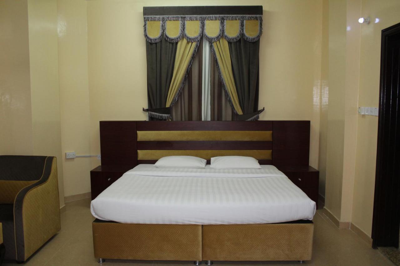 Al Aman Hotel Apartment Эль-Бурайми Экстерьер фото